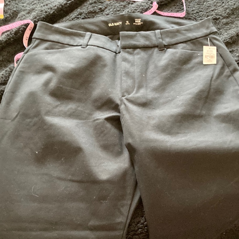 High-rise Pixie Pants. NWT. Old Navy Size 16 Petite